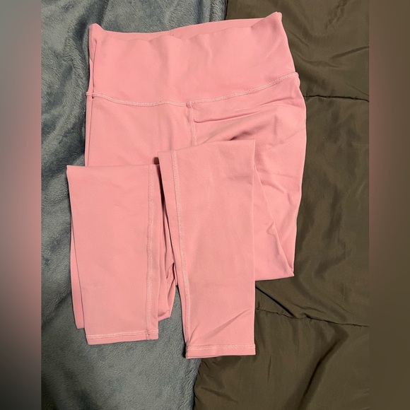 ALO Yoga Pants - ALO Yoga Soft Pink Leggings